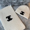 Chanel set gloves and scarf