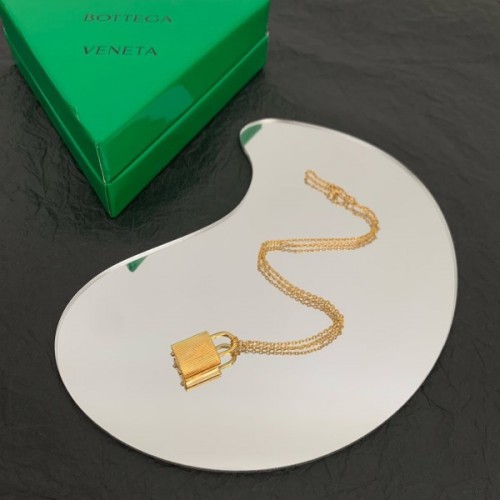 BV necklace gold lock