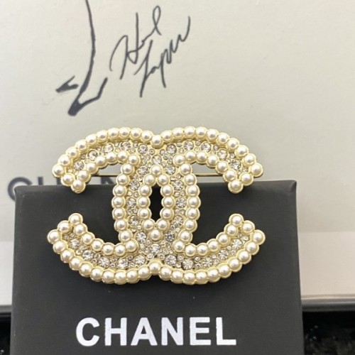 Chanel Brooch 006