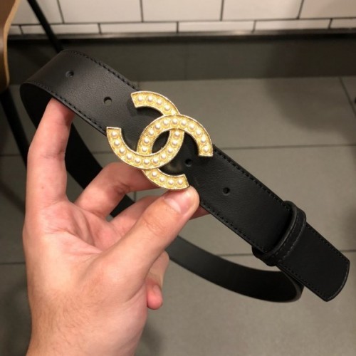 Chanel pearl belt 02