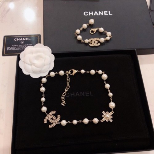 Chanel set ( necklace & bracelet)