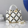 VALEN Garavani Rock-Stud White Bag 23cm