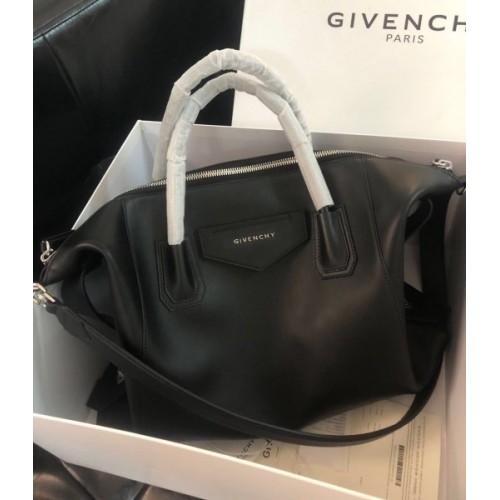 Givency Medium Antigona Soft Bag In Black Leather