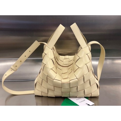 Bottega Veneta Beige Bowling Cassette bag