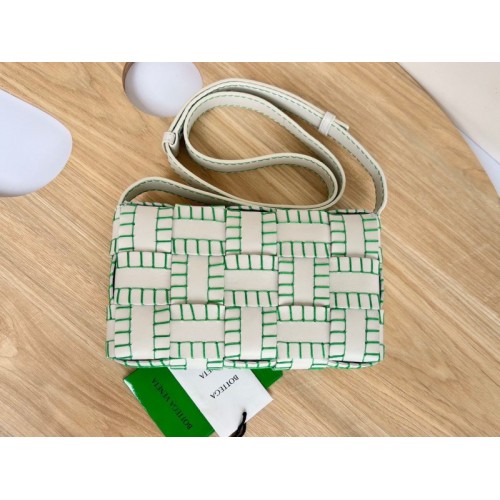 Bottega Veneta Cassette overlock stitching green bag