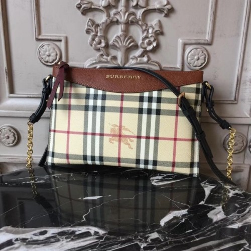 Burberry corssbody bag 5837