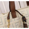 Fendi FF monogram totebag in white F0608