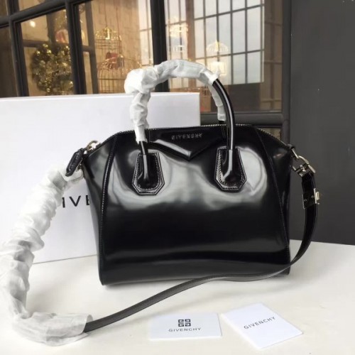 Givenchy Small Antigona handbag 2026