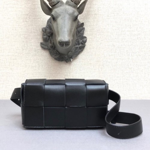 Bottega Veneta Belt Cassette bag in black