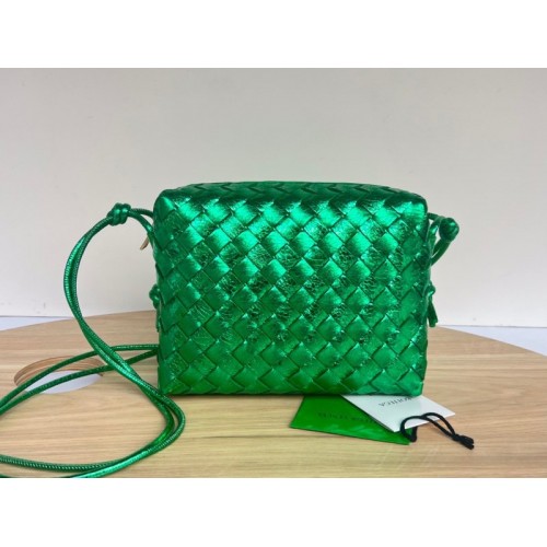 Bottega Veneta Green Loop Camera metallised leather Bag