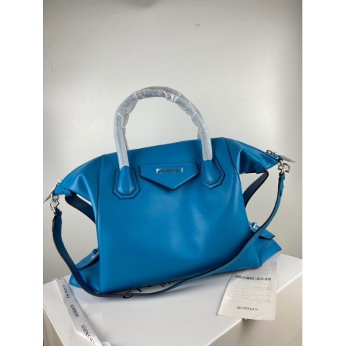 Givency Medium Antigona Soft Bag In Deep Blue Leather