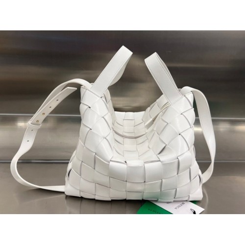 Bottega Veneta White Bowling Cassette bag