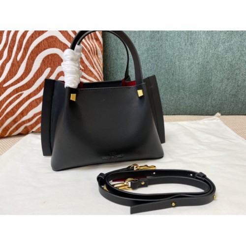 VALENTINO VLOGO grained calf leather tote bag