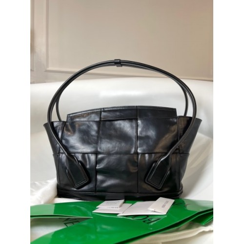 Bottega Veneta Arco Slouchy Black Leather Small 48 Bag