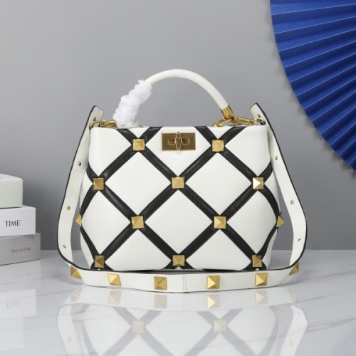 VALEN Garavani Rock-Stud White Bag 23cm