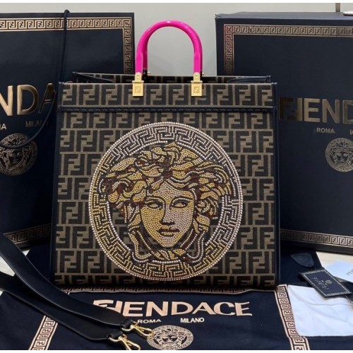 FENDI Sunshine Fendace Printed FF shopper