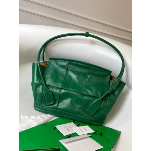 Bottega Veneta Arco Slouchy Green Leather Small 48 Bag