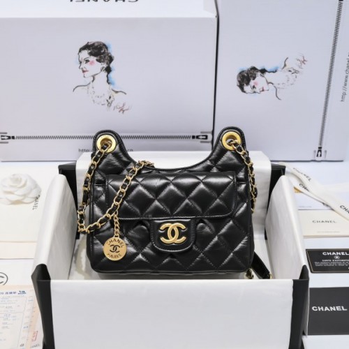 Chanel small shoulder bag in black leather