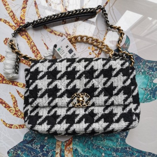 Chanel tweed canvas black & white 30cm