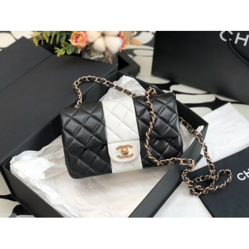 Chanel 22C flap black bag 20cm