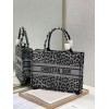 Dior Tote Book Maria Grazia Chiuri 36cm