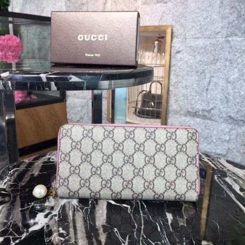 Gucci Wallet 2124