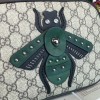 Gucci gg supreme bee shoulder bag 2226