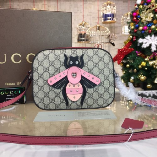 Gucci gg supreme bee shoulder bag 2220