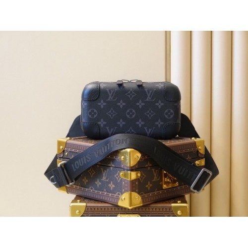 Louis Vuitton Horizon Clutch Monogram Eclipse M45579