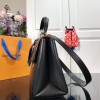 Louis Vuitton Grenelle MM M53690