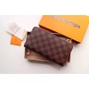 LV wallet 004