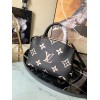 Louis Vuitton Petit Palais Monogram Empreinte Leather M58916