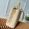 Louis Vuitton Quilting Capucines PM Cream 27cm