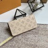 LV wallet 003