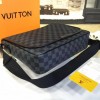 Louis Vuitton DISTRICT