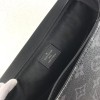 LOUIS VUITTON DISTRICT PM M44000