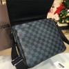 LOUIS VUITTON DISTRICT PM