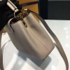 LOUIS VUITTON CAPUCINES 3677