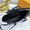 LV Sac Plat Horizontal Zippé M45265