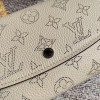 LV wallet 002