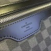 Louis Vuitton DISTRICT