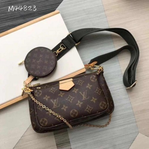 Multi Pochette Accessoires Monogram Green Strap M44823