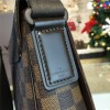 LOUIS VUITTON DISTRICT PM 3413
