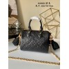 Louis Vuitton Speedy Bandouliere 22 M58631