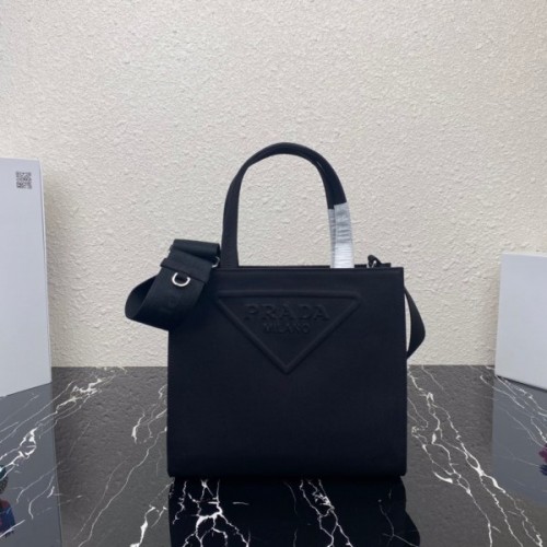 Prada Leather Tote Bag in black 1bg382