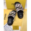 FENDI SLIDES 001