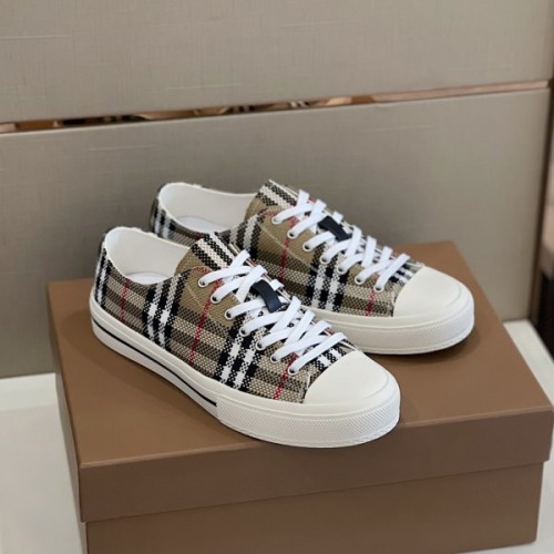 Burberry men shoes 02