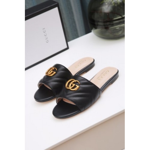 Gucci GG matelasse black slide sandal