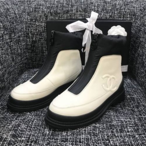 Chanel boots black / white