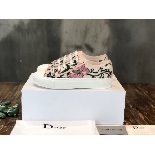 Dior embroided pink shoes